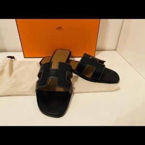 Hermès Oran Black Sandals
